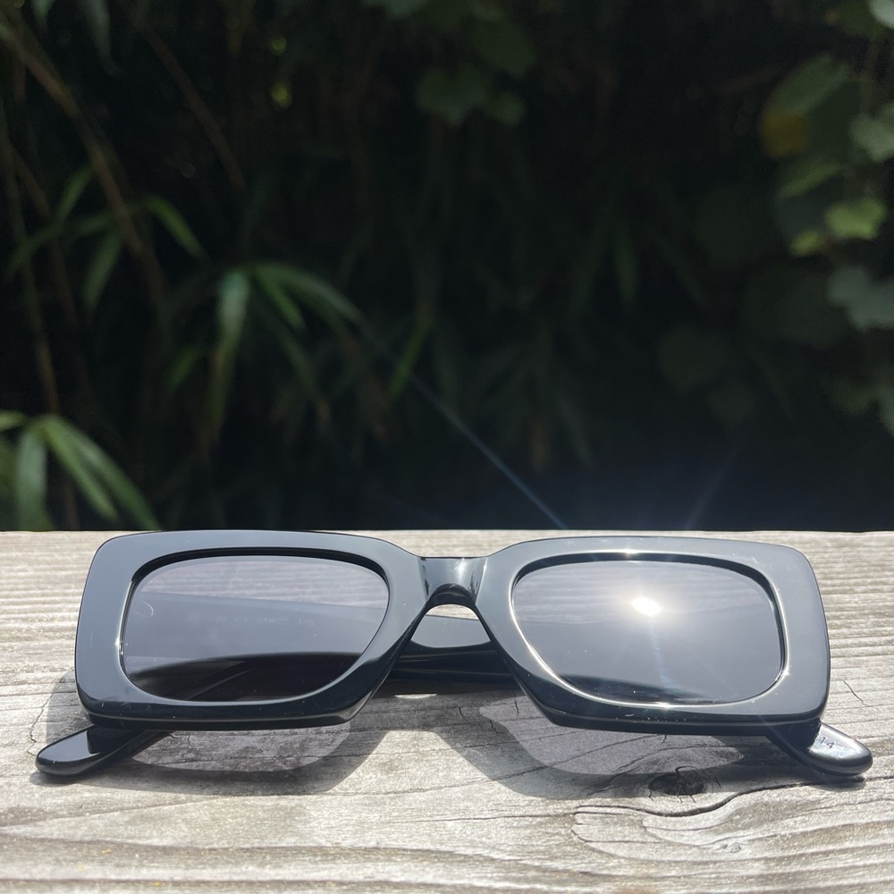 ILLESTEVA Sunglasses